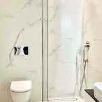 New Luxury Modern In Snipiskes