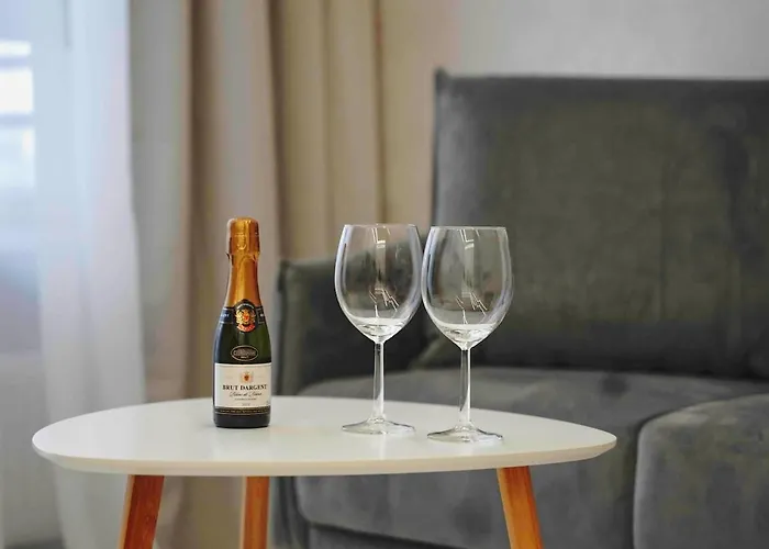 New Luxury Modern In Snipiskes